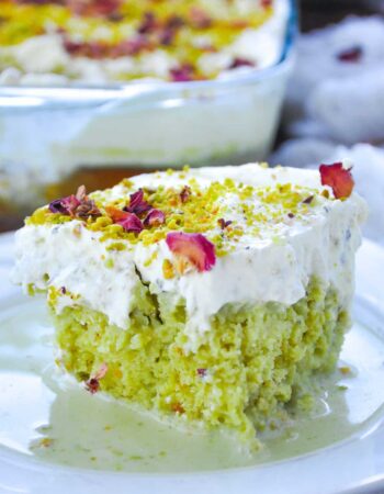 Pistachio-Milk_cake-main